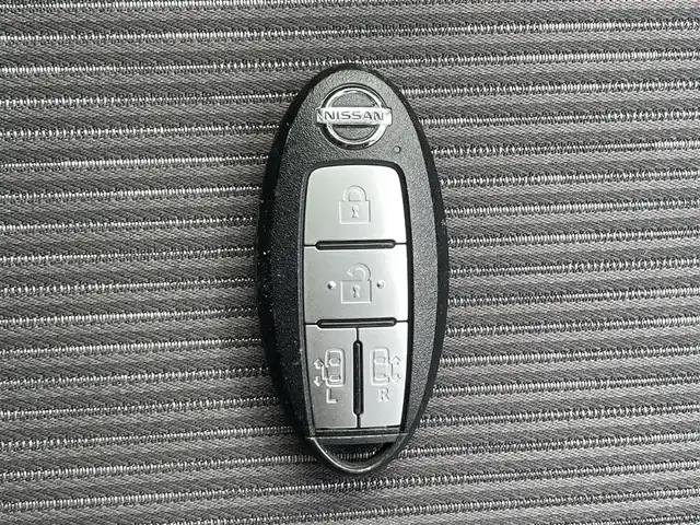 日産 セレナ e－パワー ハイウェイスター V 滋賀県 2021(令3)年 2.8万km ダイヤモンドブラック 純正SDナビ/・フルセグTV　/・CD/・DVD/・Blu-ray/・Bluetooth/後席用モニター/ETC/全方位カメラ/前後コーナーセンサー/クルーズコントロール/追従走行/両側電動ドア/ハンズフリー電動ドア/オートライト/オートハイビーム/レーンキープアシスト/横滑り防止装置/衝突被害軽減システム/盗難防止装置