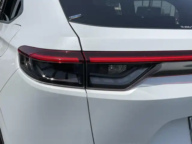 ホンダ ヴェゼル ハイブリッド e:HEV Z 茨城県 2023(令5)年 5.3万km プラチナホワイトパール 純正ナビ/【AM・FM・TV・BT・USB】/ステアリングヒーター/BSM/ワイヤレス充電/レーダークルコン/ETC2.0/Bカメラ/電動リアゲート/パドルシフト/前後コーナーセンサー/ハーフレザーシート/ダウンヒルアシストコントロール/ブレーキホールド/ステリモ/純正フロアマット/純正アルミホイール/オートライト/LEDライト