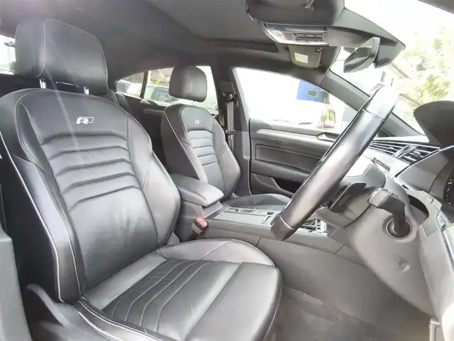 フォルクスワーゲン アルテオン TSI 4モーション Rラインアドバンス 熊本県 2019(平31)年 5.2万km 黒 サンルーフ/ＤＹＮＡＵＤＩＯサウンド　/純正ナビ/【フルセグTV/BT再生/CD/DVD/App-Connect】/全周囲カメラ/アダプティブクルーズコントロール/レーンアシスト/フロントアシスト/ブラインドスポットシステム/リアトラフィックアラート/ヘッドアップディスプレイ/パークアシスト/純正20インチアルミホイール/パドルシフト/全席シートヒーター/ドライブレコーダー前後/ETC2.0