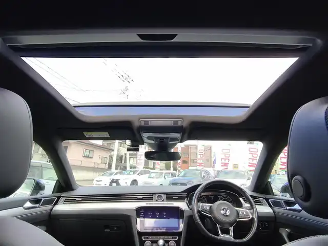 フォルクスワーゲン アルテオン TSI 4モーション Rラインアドバンス 熊本県 2019(平31)年 5.2万km 黒 サンルーフ/ＤＹＮＡＵＤＩＯサウンド　/純正ナビ/【フルセグTV/BT再生/CD/DVD/App-Connect】/全周囲カメラ/アダプティブクルーズコントロール/レーンアシスト/フロントアシスト/ブラインドスポットシステム/リアトラフィックアラート/ヘッドアップディスプレイ/パークアシスト/純正20インチアルミホイール/パドルシフト/全席シートヒーター/ドライブレコーダー前後/ETC2.0