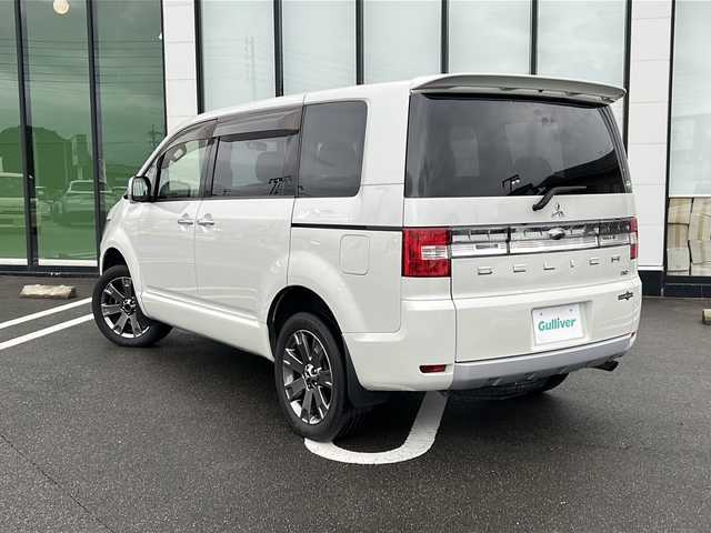 三菱 デリカＤ：５ シャモニー 岩手県 2018(平30)年 6.1万km ウォームホワイトパール 登録時走行距離60747km/社外SDナビ/　(carrozzeria/AVIC-RW802)/フルセグTV/FM/AM/Blue tooth/AUX/iPod/SDミュージックサーバー/バックカメラ/両側パワースライドドア/e-Assist(運転支援機能)/衝突被害軽減ブレーキシステム/車線逸脱警報システム/誤発信抑制機能（前進時）/前席シートヒーター/ハーフレザーシート/D席パワーシート/パドルシフト/ステアリングスイッチ/オートクルーズコントロール/HIDヘッドライト/オートライト/オートドアミラー/ドアバイザー/チップアップシート/4WD/ディーゼルターボ/センターデフロック/ビルトインETC
