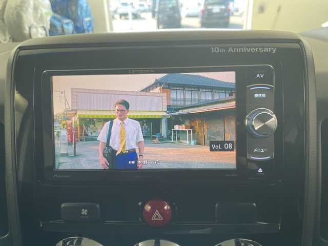 三菱 デリカＤ：５ シャモニー 道央・札幌 2018(平30)年 6.1万km ウォームホワイトパール 登録時走行距離60747km/社外SDナビ/　(carrozzeria/AVIC-RW802)/フルセグTV/FM/AM/Blue tooth/AUX/iPod/SDミュージックサーバー/バックカメラ/両側パワースライドドア/e-Assist(運転支援機能)/衝突被害軽減ブレーキシステム/車線逸脱警報システム/誤発信抑制機能（前進時）/前席シートヒーター/ハーフレザーシート/D席パワーシート/パドルシフト/ステアリングスイッチ/オートクルーズコントロール/HIDヘッドライト/オートライト/オートドアミラー/ドアバイザー/チップアップシート/4WD/ディーゼルターボ/センターデフロック/ビルトインETC