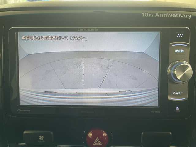 三菱 デリカＤ：５ シャモニー 道央・札幌 2018(平30)年 6.1万km ウォームホワイトパール 登録時走行距離60747km/社外SDナビ/　(carrozzeria/AVIC-RW802)/フルセグTV/FM/AM/Blue tooth/AUX/iPod/SDミュージックサーバー/バックカメラ/両側パワースライドドア/e-Assist(運転支援機能)/衝突被害軽減ブレーキシステム/車線逸脱警報システム/誤発信抑制機能（前進時）/前席シートヒーター/ハーフレザーシート/D席パワーシート/パドルシフト/ステアリングスイッチ/オートクルーズコントロール/HIDヘッドライト/オートライト/オートドアミラー/ドアバイザー/チップアップシート/4WD/ディーゼルターボ/センターデフロック/ビルトインETC