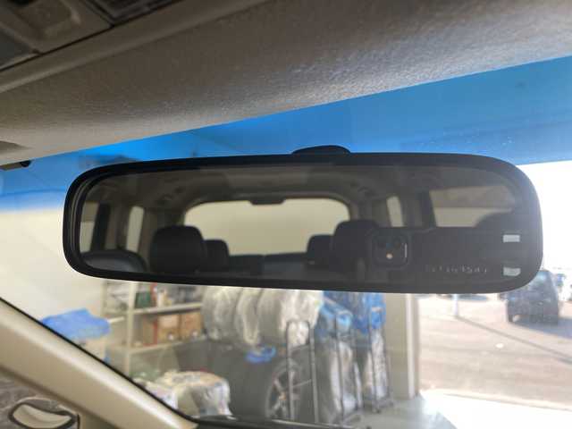 三菱 デリカＤ：５ シャモニー 道央・札幌 2018(平30)年 6.1万km ウォームホワイトパール 登録時走行距離60747km/社外SDナビ/　(carrozzeria/AVIC-RW802)/フルセグTV/FM/AM/Blue tooth/AUX/iPod/SDミュージックサーバー/バックカメラ/両側パワースライドドア/e-Assist(運転支援機能)/衝突被害軽減ブレーキシステム/車線逸脱警報システム/誤発信抑制機能（前進時）/前席シートヒーター/ハーフレザーシート/D席パワーシート/パドルシフト/ステアリングスイッチ/オートクルーズコントロール/HIDヘッドライト/オートライト/オートドアミラー/ドアバイザー/チップアップシート/4WD/ディーゼルターボ/センターデフロック/ビルトインETC