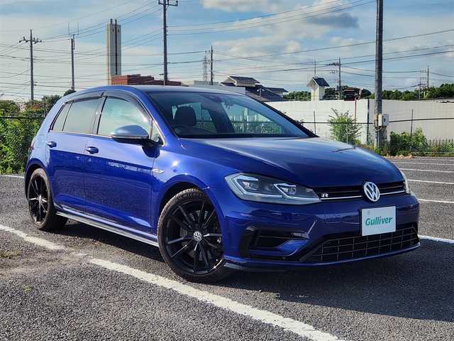 フォルクスワーゲン ゴルフ Ｒ 茨城県 2018(平30)年 4.7万km 青 後期モデル/6MT車/純正9.2型SSDナビ/　(CD/DVD/App Connect)/フルセグTV/リアビューカメラ/ビルトインETC2.0/アダプティブクルーズコントロール/オプティカルパーキングシステム/プリクラッシュブレーキシステム/ブラインドスポットディテクション/レーンキープアシストシステム/パークディスタンスコントロール/プロアクティブオキュパントプロテクション/リアトラフィックアラート/LEDヘッドランプ/ダイナミックコーナリングランプ/IC付ターボ/本革巻きステアリング/ステアリングスイッチ/ロゴ入りブラック革シート/前席シートヒーター/運転席ドライビングポジションメモリー/プレトリア18インチアルミホイール/社外17インチAWスタッドレス積込/スマートエントリー/スタートシステム/禁煙車