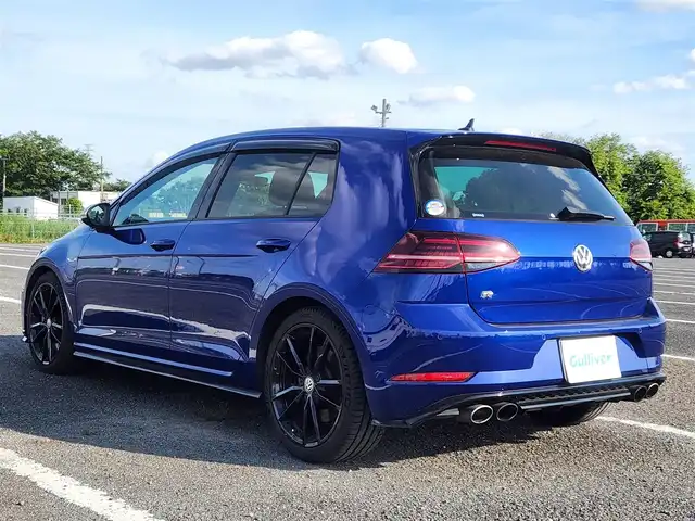 フォルクスワーゲン ゴルフ Ｒ 茨城県 2018(平30)年 4.7万km 青 後期モデル/6MT車/純正9.2型SSDナビ/　(CD/DVD/App Connect)/フルセグTV/リアビューカメラ/ビルトインETC2.0/アダプティブクルーズコントロール/オプティカルパーキングシステム/プリクラッシュブレーキシステム/ブラインドスポットディテクション/レーンキープアシストシステム/パークディスタンスコントロール/プロアクティブオキュパントプロテクション/リアトラフィックアラート/LEDヘッドランプ/ダイナミックコーナリングランプ/IC付ターボ/本革巻きステアリング/ステアリングスイッチ/ロゴ入りブラック革シート/前席シートヒーター/運転席ドライビングポジションメモリー/プレトリア18インチアルミホイール/社外17インチAWスタッドレス積込/スマートエントリー/スタートシステム/禁煙車