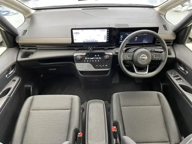 日産 セレナ e－パワー ハイウェイスター V 滋賀県 2023(令5)年 3万km プリズムホワイト 禁煙車/純正12.3型ナビ/【Bluetooth/HDMI/USB//AppleCarPlay/AndroidAuto】/ETC2.0/インテリジェントアラウンドビューモニター/インテリジェントルームミラー/ワイヤレス充電/360度セーフティアシスト/・プロパイロット/・インテリジェントエマージェンシーブレーキ/・前方衝突予測警報/・踏み間違い衝突防止アシスト/・車線逸脱防止支援システム/・車線逸脱警報/・ふらつき警報/・後側方衝突防止支援システム/・後側方車両検知警報/・後退時車両検知警報/・標識検知機能/SOSコール/両側パワースライドドア/LEDライト/電動パーキングブレーキ/オートブレーキホールド/スマートキー