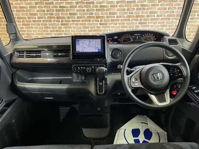 ホンダ Ｎ ＢＯＸ カスタム G L ホンダセンシング 岩手県 2018(平30)年 6.4万km プラチナホワイトパール ワンオーナー/４WD/両側パワースライドドア/ホンダセンシング/衝突軽減システム/アダプティブクルーズコントロール/車線維持支援システム/誤発進抑制機能/オートハイビーム/横滑り防止装置/アイドリングストップ/シートヒーター/チップアップリヤシート/ロールサンシェード/社外ナビ/フルセグTV/ステアリングスイッチ/ETC/バックカメラ/LEDヘッドライト/フォグランプ/純正14インチアルミホイール