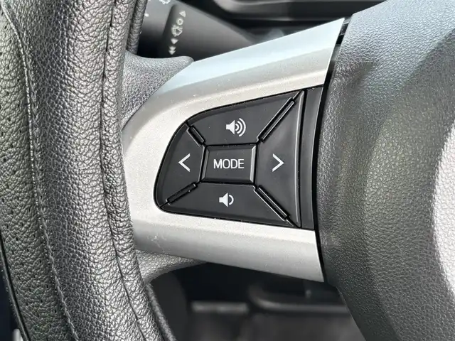 ダイハツ ムーヴ カスタム X ハイパー 大分県 2015(平27)年 2.5万km ブラックマイカメタリック ・オーディオ(AUX.USB.CD.ラジオ)/・アイドリングストップ/・スマートキー/・プッシュスタート/・オートライト/・オートエアコン/・純正フロアマット/・純正ホイール/・スペアキー