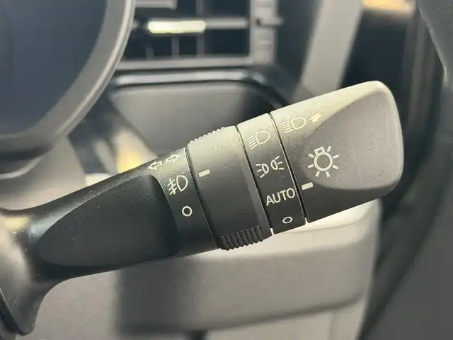 ダイハツ ムーヴ カスタム X ハイパー 兵庫県 2015(平27)年 2.5万km ブラックマイカメタリック オーディオ(AUX.USB.CD.ラジオ)/アイドリングストップ/スマートキー/プッシュスタート/オートライト/オートエアコン/純正フロアマット/純正ホイール/スペアキー