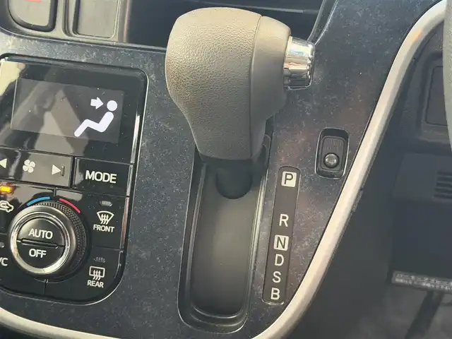 ダイハツ ムーヴ カスタム X ハイパー 兵庫県 2015(平27)年 2.5万km ブラックマイカメタリック オーディオ(AUX.USB.CD.ラジオ)/アイドリングストップ/スマートキー/プッシュスタート/オートライト/オートエアコン/純正フロアマット/純正ホイール/スペアキー