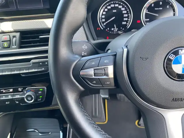 ＢＭＷ Ｘ２ 福岡県 2020(令2)年 4.1万km 白 ・アクティブクルーズコントロール/・純正ナビ/BT/USB/・バックカメラ/・ハーフレザーシート/シートヒーター/・純正ドラレコ/・ETC/・純正19AW/・スペアキー/・保証書/・取扱説明書
