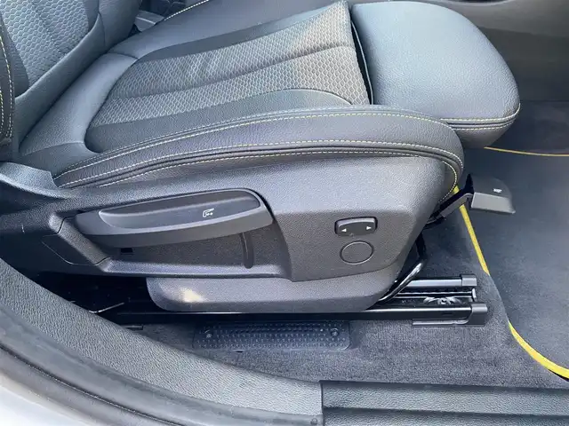 ＢＭＷ Ｘ２ 福岡県 2020(令2)年 4.1万km 白 ・アクティブクルーズコントロール/・純正ナビ/BT/USB/・バックカメラ/・ハーフレザーシート/シートヒーター/・純正ドラレコ/・ETC/・純正19AW/・スペアキー/・保証書/・取扱説明書