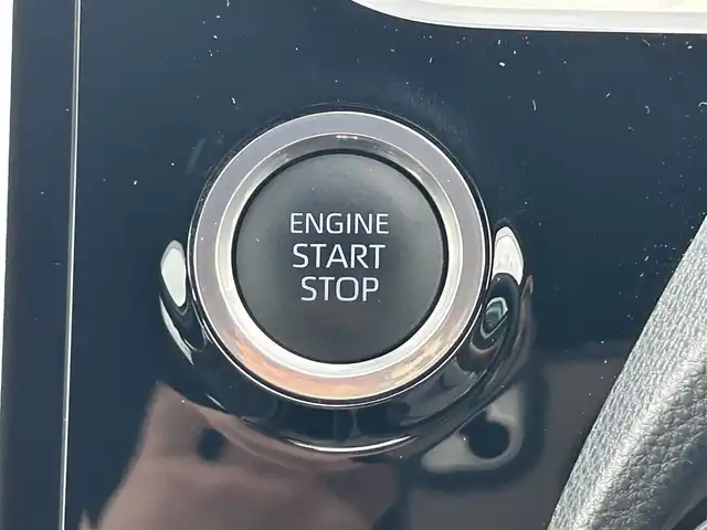 トヨタ ヴォクシー S－Z 福岡県 2022(令4)年 3.1万km ホワイトパールクリスタルシャイン 純正10.5型ディスプレイオーディオナビ(フルセグTV/CD/DVD/BT)快適利便パッケージHiトヨタセーフティーバックモニタコーナーセンサー両側電動パワスラレーダークルコンドラレコETC2.0シートヒーターハンドルヒーターUSBHDMI純正フロアマット純正三眼LED純正アルミホイールプッシュスタートスマートキー