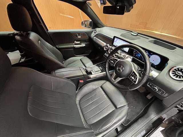 メルセデス・ベンツ ＧＬＢ２００ｄ 千葉県 2021(令3)年 6.1万km コスモスブラック ＡＭＧレザーエクスクルーシブＰＫＧ　/アドバンスドＰＫＧ　/パノラマＳＲ　/黒革　/ＡＣＣ　/ＨＵＤ　/ナビ　/ＴＶ　/３６０°　/シートＨ　/電動リアゲート　/アンビエントライト　/衝突軽減Ｂ　/ＢＳＭ　/ＬＫＡ　/ドラレコ