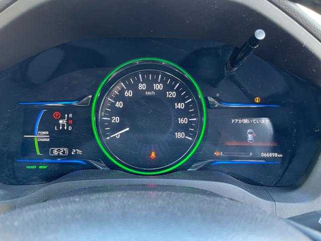 ホンダ ヴェゼル ハイブリッド X 岩手県 2015(平27)年 6.7万km クリスタルブラックパール 社外ナビ　Ｂｌｕｅｔｏｏｔｈ／ＣＤ／ＤＶＤ／フルセグＴＶ　/バックカメラ　/オートエアコン　/前席シートヒーター　/あんしんＰＫＧ　/４ＷＤ　/クルーズコントロール　/ＬＥＤヘッドライト　/アイドリングストップ/オートエアコン