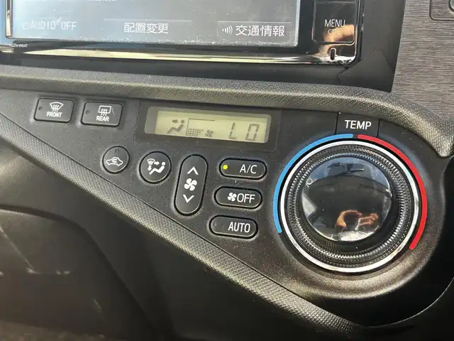 トヨタ アクア S 福島県 2014(平26)年 2.6万km ライムホワイトパールクリスタルシャイン 純正ナビ/(AM/FM/CD/DVD)/フルセグTV/Ｂｌｕｅｔｏｏｔｈオーディオ/社外フロアマット/スマートキー/プッシュスタート/オートライト/アイドリングストップ