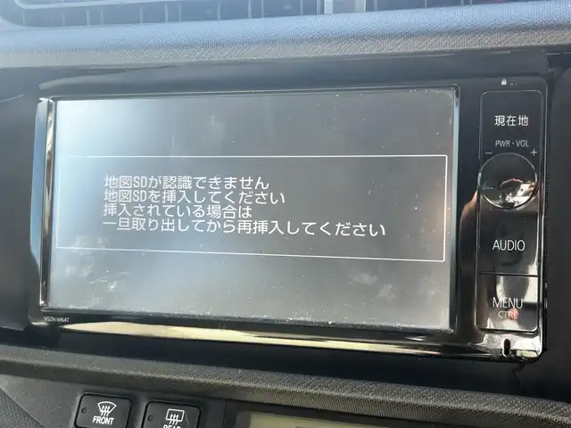 トヨタ アクア S 福島県 2014(平26)年 2.6万km ライムホワイトパールクリスタルシャイン 純正ナビ/(AM/FM/CD/DVD)/フルセグTV/Ｂｌｕｅｔｏｏｔｈオーディオ/社外フロアマット/スマートキー/プッシュスタート/オートライト/アイドリングストップ
