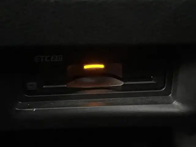 日産 セレナ e－パワー ハイウェイスター V 千葉県 2024(令6)年 1.1万km プリズムホワイト プロパイロット/衝突軽減ブレーキ/全方位カメラ/フリップダウンモニター/両側パワースライドドア/コーナーセンサー/純正１２型ナビ/フルセグＴＶ/置くだけ充電/デジタルインナーミラー/ＬＥＤヘッドライト