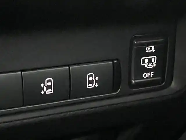 日産 セレナ e－パワー ハイウェイスター V 千葉県 2024(令6)年 1.1万km プリズムホワイト プロパイロット/衝突軽減ブレーキ/全方位カメラ/フリップダウンモニター/両側パワースライドドア/コーナーセンサー/純正１２型ナビ/フルセグＴＶ/置くだけ充電/デジタルインナーミラー/ＬＥＤヘッドライト