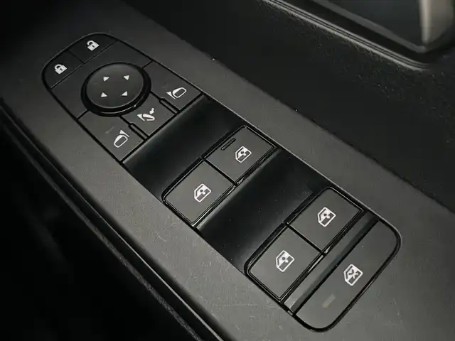 日産 セレナ e－パワー ハイウェイスター V 千葉県 2024(令6)年 1.1万km プリズムホワイト プロパイロット/衝突軽減ブレーキ/全方位カメラ/フリップダウンモニター/両側パワースライドドア/コーナーセンサー/純正１２型ナビ/フルセグＴＶ/置くだけ充電/デジタルインナーミラー/ＬＥＤヘッドライト