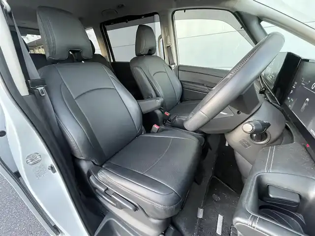 日産 セレナ e－パワー ハイウェイスター V 千葉県 2024(令6)年 1.1万km プリズムホワイト プロパイロット/衝突軽減ブレーキ/全方位カメラ/フリップダウンモニター/両側パワースライドドア/コーナーセンサー/純正１２型ナビ/フルセグＴＶ/置くだけ充電/デジタルインナーミラー/ＬＥＤヘッドライト