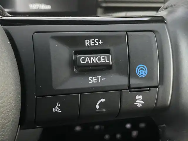 日産 セレナ e－パワー ハイウェイスター V 千葉県 2024(令6)年 1.1万km プリズムホワイト プロパイロット/衝突軽減ブレーキ/全方位カメラ/フリップダウンモニター/両側パワースライドドア/コーナーセンサー/純正１２型ナビ/フルセグＴＶ/置くだけ充電/デジタルインナーミラー/ＬＥＤヘッドライト