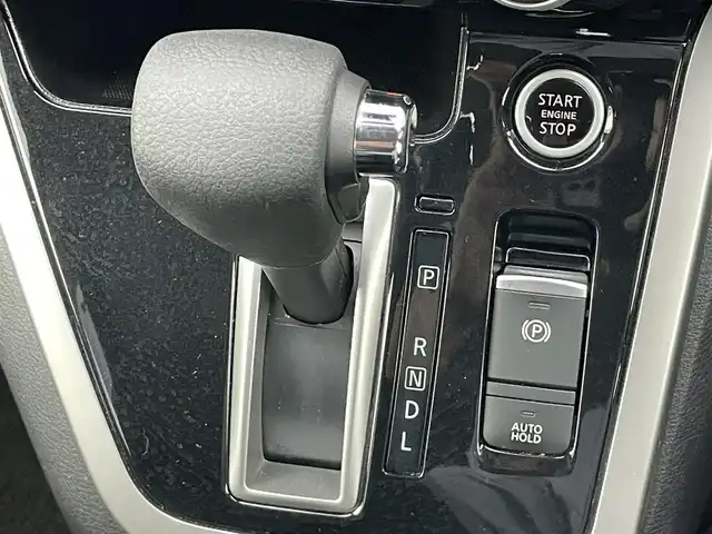 日産 セレナ X Vセレクション 千葉県 2017(平29)年 4.6万km ブリリアントホワイトパール プロパイロット/衝突軽減ブレーキ/全方位カメラ/両側パワースライドドア/フリップダウンモニター/純正８インチナビ/フルセグＴＶ/コーナーセンサー/ＬＥＤヘッドライト/オートライト