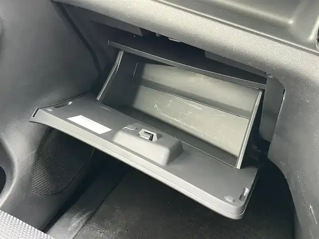 日産 セレナ X Vセレクション 千葉県 2017(平29)年 4.6万km ブリリアントホワイトパール プロパイロット/衝突軽減ブレーキ/全方位カメラ/両側パワースライドドア/フリップダウンモニター/純正８インチナビ/フルセグＴＶ/コーナーセンサー/ＬＥＤヘッドライト/オートライト