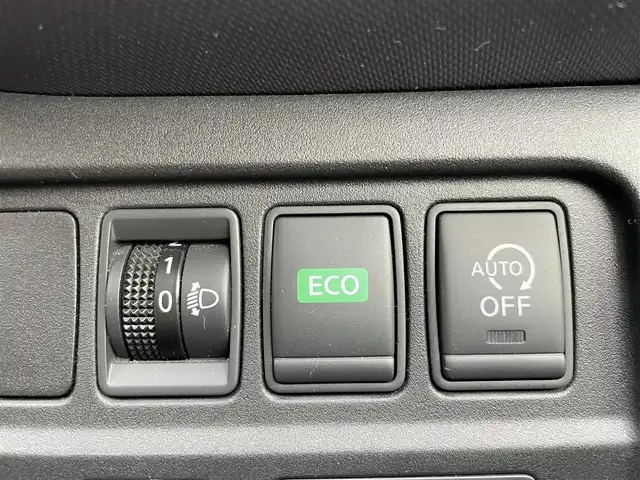 日産 セレナ X Vセレクション 千葉県 2017(平29)年 4.6万km ブリリアントホワイトパール プロパイロット/衝突軽減ブレーキ/全方位カメラ/両側パワースライドドア/フリップダウンモニター/純正８インチナビ/フルセグＴＶ/コーナーセンサー/ＬＥＤヘッドライト/オートライト