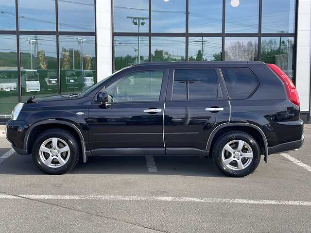 日産 エクストレイル 20Xtt 道東・釧路十勝 2010(平22)年 11万km ダイヤモンドブラック ・4WD/・純正SDナビ/（CD・DVD・BT・ラジオ・Music Box）/・バックカメラ/・クルーズコントロール/・ダウンヒルアシスト/・VDC/・ETC/・革巻きステアリング/・ステアリングスイッチ/・オートライト/・フォグライト/・カプロンシート/・シートヒーター/・電格ミラー/・スマートキー