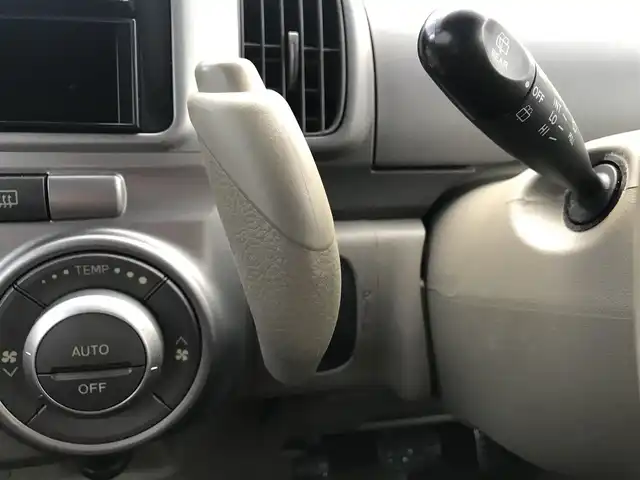 ダイハツ タント G 鳥取県 2011(平23)年 7.3万km ライトローズマイカメタリック ワンオーナー/４・W・D/社外CDオーディオ/片側パワースライドドア/ハロゲンヘットライト/純正14インチアルミホイール/純正フロアマット/スマートキー/ドアバイザー/保証書・取扱説明書