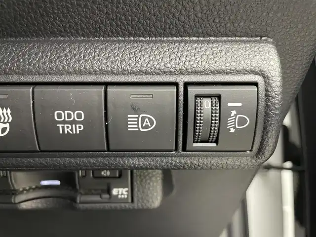 トヨタ カローラ スポーツ ハイブリッドG Z 埼玉県 2023(令5)年 1.4万km アティチュードブラックマイカ/プラチナホワイトパールマイカ 純正８インチディスプレイオーディオ　バックカメラ　ビルトインＥＴＣ　セーフティセンス　レーダークルーズコントロール　シートヒーター　ステアリングヒーター　オートハイビーム　ＬＥＤヘッドライト　地デジ