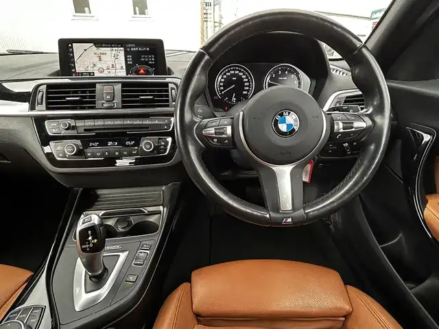 ＢＭＷ １１８ｉ Mスポーツ エディションシャドー 福島県 2017(平29)年 5.2万km サファイアブラックP 純正ナビゲーション/【CD/DVD/USB/BT】/バックカメラ/ETC/前席シートヒーター/前車接近警告機能/衝突回避・被害軽減ブレーキ/レーンディパーチャーウォーニング/クルーズコントロール/アイドリングストップ/純正フロアマット