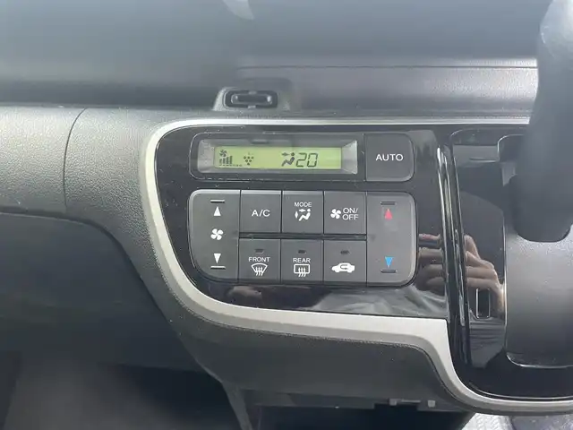 ホンダ Ｎ ＢＯＸ G Lパッケージ 滋賀県 2014(平26)年 6.1万km プレミアムホワイトパール 純正8インチナビ/【Bluetooth/CD/DVD/フルセグTV】/バックカメラ/片側パワースライドドア/HIDヘッドライト/オートライト/プッシュスタート/スマートキー