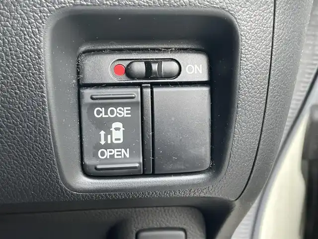 ホンダ Ｎ ＢＯＸ G Lパッケージ 滋賀県 2014(平26)年 6.1万km プレミアムホワイトパール 純正8インチナビ/【Bluetooth/CD/DVD/フルセグTV】/バックカメラ/片側パワースライドドア/HIDヘッドライト/オートライト/プッシュスタート/スマートキー