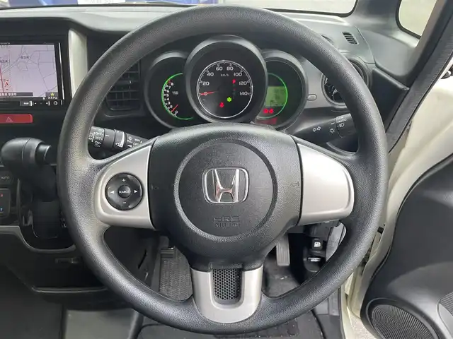 ホンダ Ｎ ＢＯＸ G Lパッケージ 滋賀県 2014(平26)年 6.1万km プレミアムホワイトパール 純正8インチナビ/【Bluetooth/CD/DVD/フルセグTV】/バックカメラ/片側パワースライドドア/HIDヘッドライト/オートライト/プッシュスタート/スマートキー