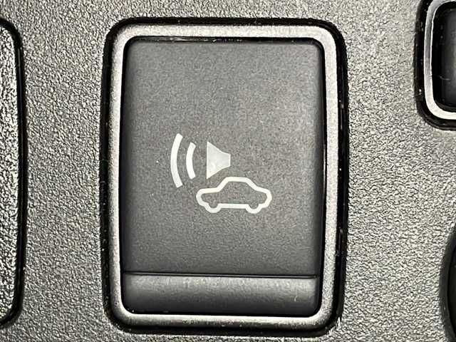 日産 ノート e－パワー X 広島県 2018(平30)年 5万km ブリリアントホワイトパール 純正ナビ　/アラウンドビューモニター　/フルセグ　/デジタルルームミラー　/オートハイビーム　/衝突軽減ブレーキ　/レーンキープアシスト　/オートライト　/ドライブレコーダー　/スマートキー　/アイドリングストップ/純正15インチアルミホイール/エアバック（運転席/助手席）