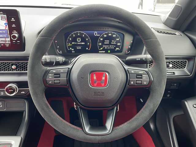 ホンダ シビック タイプR 三重県 2025(令7)年 0.2万km チャンピオンシップホワイト ホンダセンシング/・衝突軽減ブレーキ/・路外逸脱抑制機能/・車線維持支援システム/・先行者発進お知らせ機能/・標識認識機能/・ブラインドスポットインフォメーション/・パーキングセンサーシステム/・歩行者事故低減ステアリング/・アダプティブクルーズコントロール/・近距離衝突軽減ブレーキ/・オートハイビーム/・後退出庫サポート/ドライブモードスイッチ/＋Rモードスイッチ/1オーナー/ホンダコネクトディスプレイ/【ナビ/フルセグ/Bluetooth/USB/スマホ連携機能】/バックカメラ/ビルトインETC2.0/オートライト/フルLEDヘッドランプ/265/30R19インチ純正AW/プッシュスタート/スマートキー/スペアキー/純正フロアマット