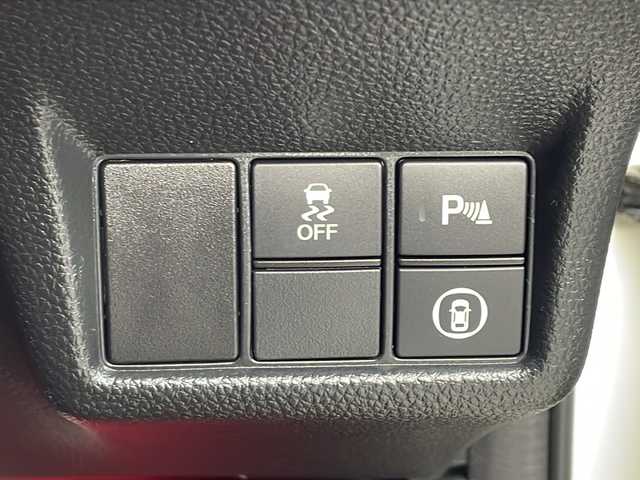 ホンダ シビック タイプR 三重県 2025(令7)年 0.2万km チャンピオンシップホワイト ホンダセンシング/・衝突軽減ブレーキ/・路外逸脱抑制機能/・車線維持支援システム/・先行者発進お知らせ機能/・標識認識機能/・ブラインドスポットインフォメーション/・パーキングセンサーシステム/・歩行者事故低減ステアリング/・アダプティブクルーズコントロール/・近距離衝突軽減ブレーキ/・オートハイビーム/・後退出庫サポート/ドライブモードスイッチ/＋Rモードスイッチ/1オーナー/ホンダコネクトディスプレイ/【ナビ/フルセグ/Bluetooth/USB/スマホ連携機能】/バックカメラ/ビルトインETC2.0/オートライト/フルLEDヘッドランプ/265/30R19インチ純正AW/プッシュスタート/スマートキー/スペアキー/純正フロアマット