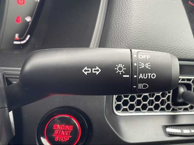 ホンダ シビック タイプR 三重県 2025(令7)年 0.2万km チャンピオンシップホワイト ホンダセンシング/・衝突軽減ブレーキ/・路外逸脱抑制機能/・車線維持支援システム/・先行者発進お知らせ機能/・標識認識機能/・ブラインドスポットインフォメーション/・パーキングセンサーシステム/・歩行者事故低減ステアリング/・アダプティブクルーズコントロール/・近距離衝突軽減ブレーキ/・オートハイビーム/・後退出庫サポート/ドライブモードスイッチ/＋Rモードスイッチ/1オーナー/ホンダコネクトディスプレイ/【ナビ/フルセグ/Bluetooth/USB/スマホ連携機能】/バックカメラ/ビルトインETC2.0/オートライト/フルLEDヘッドランプ/265/30R19インチ純正AW/プッシュスタート/スマートキー/スペアキー/純正フロアマット