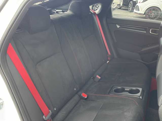 ホンダ シビック タイプR 三重県 2025(令7)年 0.2万km チャンピオンシップホワイト ホンダセンシング/・衝突軽減ブレーキ/・路外逸脱抑制機能/・車線維持支援システム/・先行者発進お知らせ機能/・標識認識機能/・ブラインドスポットインフォメーション/・パーキングセンサーシステム/・歩行者事故低減ステアリング/・アダプティブクルーズコントロール/・近距離衝突軽減ブレーキ/・オートハイビーム/・後退出庫サポート/ドライブモードスイッチ/＋Rモードスイッチ/1オーナー/ホンダコネクトディスプレイ/【ナビ/フルセグ/Bluetooth/USB/スマホ連携機能】/バックカメラ/ビルトインETC2.0/オートライト/フルLEDヘッドランプ/265/30R19インチ純正AW/プッシュスタート/スマートキー/スペアキー/純正フロアマット