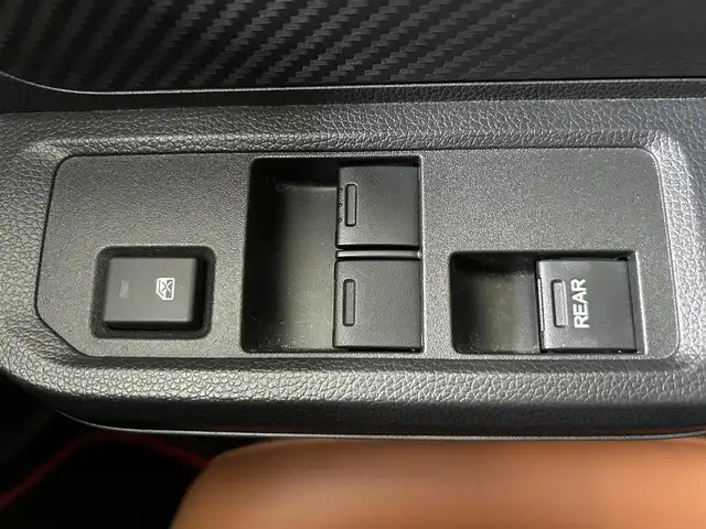 ホンダ Ｓ６６０ α 特別仕様車ブルーノレザーED 長崎県 2018(平30)年 1.2万km プレミアムスターホワイトP ワンオーナー車両/純正ディスプレイオーディオ（AM、FM、ハンズフリー）/バックカメラ/プッシュスタート/6MT/HDMI/革巻きステアリング/ステアリングリモコン/電動調整ミラー/茶革ハーフレザーシート/クルーズコントロール/オートライト/横滑り防止機能/ETC/無限フロアマット/無限ハードトップ/ソフトトップ（車載）/HKSマフラー/純正マフラー（車載）/スペアキー/取扱説明書/保証書