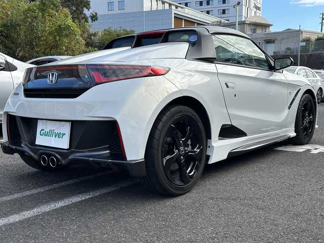 ホンダ Ｓ６６０ α 特別仕様車ブルーノレザーED 長崎県 2018(平30)年 1.2万km プレミアムスターホワイトP ワンオーナー車両/純正ディスプレイオーディオ（AM、FM、ハンズフリー）/バックカメラ/プッシュスタート/6MT/HDMI/革巻きステアリング/ステアリングリモコン/電動調整ミラー/茶革ハーフレザーシート/クルーズコントロール/オートライト/横滑り防止機能/ETC/無限フロアマット/無限ハードトップ/ソフトトップ（車載）/HKSマフラー/純正マフラー（車載）/スペアキー/取扱説明書/保証書