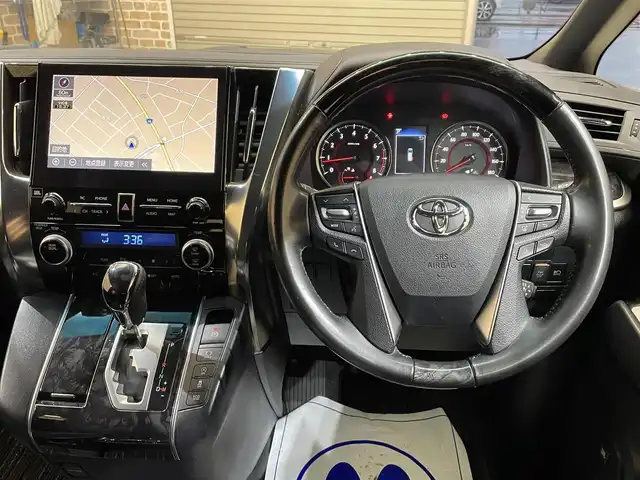 トヨタ ヴェルファイア Z ゴールデンアイズ 岩手県 2020(令2)年 7.7万km バーニングブラッククリスタルシャインガラスフレーク ４WD/パノラミックビューモニター/JBLプレミアムサウンドシステム/インテリジェントパーキングアシスト２/NANI・AI-SHIFT/両側パワースライドドア/パワーバックドア/メーカーオプション10.5インチSDナビゲーション/電動ステップ/トヨタセーフティセンス/プリクラッシュセーフティ/レーダークルーズコントロール/レーントレーシングアシスト/ロードサインアシスト/アダプティブハイビームシステム/ブラインドスポットモニター/リヤクロストラフィックアラート/デジタルインナーミラー/MTモード付AT/横滑り防止装置/オートブレーキホールド/フルセグTV/ETC2.0/ドライブレコーダー/AC100V100Wアクセサリーコンセント/三眼LEDヘッドランプ/純正18インチアルミホイール