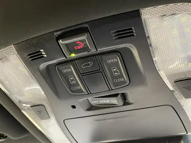 トヨタ ヴェルファイア Z ゴールデンアイズ 岩手県 2020(令2)年 7.7万km バーニングブラッククリスタルシャインガラスフレーク ４WD/パノラミックビューモニター/JBLプレミアムサウンドシステム/インテリジェントパーキングアシスト２/NANI・AI-SHIFT/両側パワースライドドア/パワーバックドア/メーカーオプション10.5インチSDナビゲーション/電動ステップ/トヨタセーフティセンス/プリクラッシュセーフティ/レーダークルーズコントロール/レーントレーシングアシスト/ロードサインアシスト/アダプティブハイビームシステム/ブラインドスポットモニター/リヤクロストラフィックアラート/デジタルインナーミラー/MTモード付AT/横滑り防止装置/オートブレーキホールド/フルセグTV/ETC2.0/ドライブレコーダー/AC100V100Wアクセサリーコンセント/三眼LEDヘッドランプ/純正18インチアルミホイール