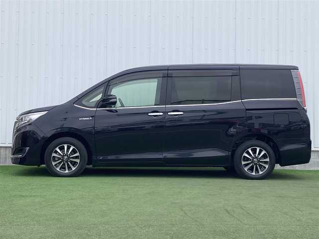 トヨタ エスクァイア ハイブリッド Gi プレミアムパッケージ 愛知県 2018(平30)年 6万km スパークリングブラックパールクリスタルシャイン 純正9インチナビ/フルセグTV/Bluetooth/DVD/CD/両側パワースライドドア/前後ドライブレコーダー/衝突被害軽減ブレーキ/クルーズコントロール/レーンデパーチャーアラート/オートマチックハイビーム/ハーフレザーシート/シートヒーター/ステアリングヒーター/純正15インチアルミホイール