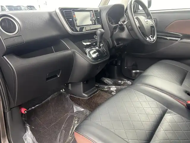 日産 デイズ ルークス ボレロ 埼玉県 2019(平31)年 3.9万km アッシュブラウンM 純正ナビ　ＭＣ１１３Ｄ－Ｗ　フルセグＴＶ　ＢＴ　ＤＶＤ　パワースライドドア　ドライブレコーダー　全方位カメラ　ＥＴＣ　コーナーセンサー　Ｄ席シートヒーター　衝突軽減　フロアマット　純正１４型ＡＷ