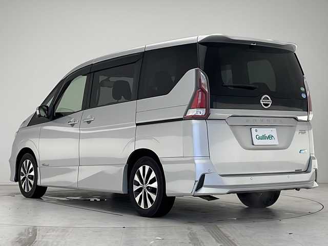 日産 セレナ ハイウェイスター Vセレクション 愛知県 2017(平29)年 4.6万km ブリリアントシルバー プロパイロット/衝突被害軽減ブレーキ/純正9インチSDナビ/フリップダウンモニター/全方位カメラ/両側パワースライドドア/レーダークルーズコントロール/フルセグTV/CD DVD/Bluetooth/バックカメラ/イージーオープン機能/コーナーセンサー/純正アルミホイール/LEDヘッドライト/インテリジェントミラー/リアオートエアコン/ドライブレコーダー/ETC/ステアリングスイッチ/スマートキー/プッシュスタート