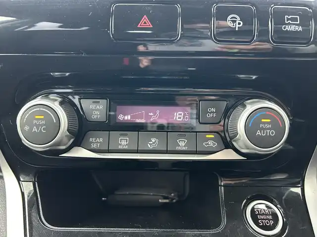 日産 セレナ ハイウェイスター 岡山県 2018(平30)年 5.3万km ブリリアントホワイトパール 純正9インチナビ　MM518D-L/フルセグTV、CD、DVD、Bluetooth/AM、FM、Blu-ray/純正フリップダウンモニター/ハンズフリー両側パワースライドドア/純正前方ドライブレコーダー　DJ4-D/ETC/LEDヘッドランプ/スーパーUVカット断熱グリーンガラス/オートデュアルエアコン/インテリジェントエマージェンシーブレーキ/フロント＆バックソナー/インテリジェントアラウンドビューモニター/インテリジェントパーキングアシスト/標識検知機能/ふらつき警報/電動パーキングブレーキ/オートブレーキホールド/車線逸脱防止支援システム/プロパイロット